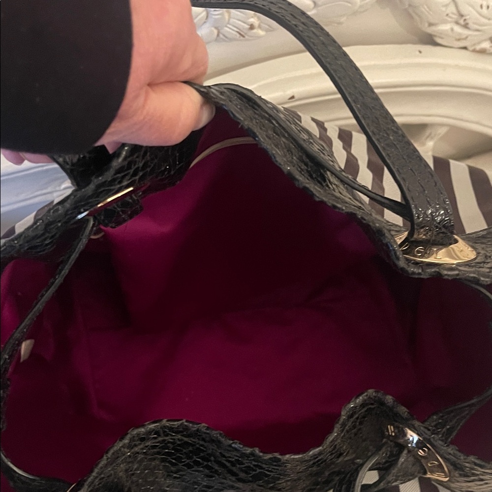 Elegant Striped Tote Bag in Black and Brown - Picture 7 of 11